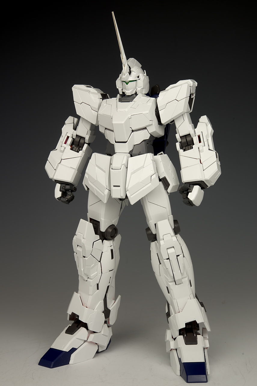 PG 1/60 RX-0 Unicorn Gundam: UNICORN MODE + LEDs unit. ASSEMBLED 