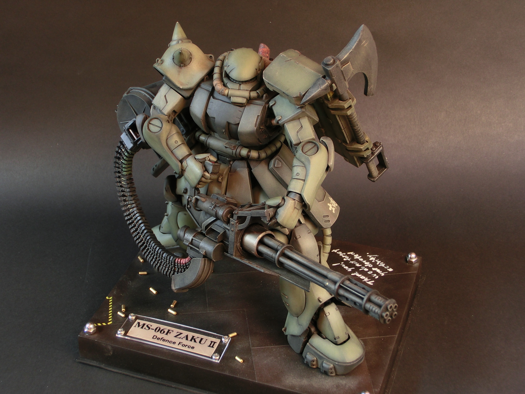 ガンプラ王] MG 1/100 MS-06F ZAKU II Defence Force Custom: PHOTO