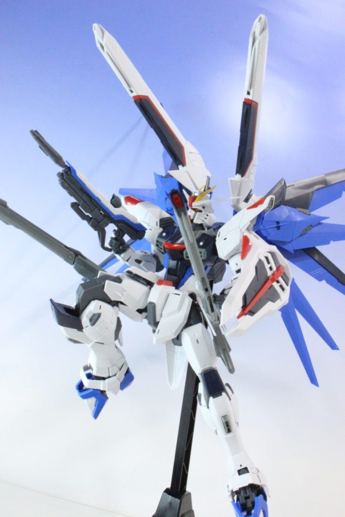 FULL DETAILED REVIEW: MG 1/100 FREEDOM GUNDAM Ver.2.0 Many Big Size Images