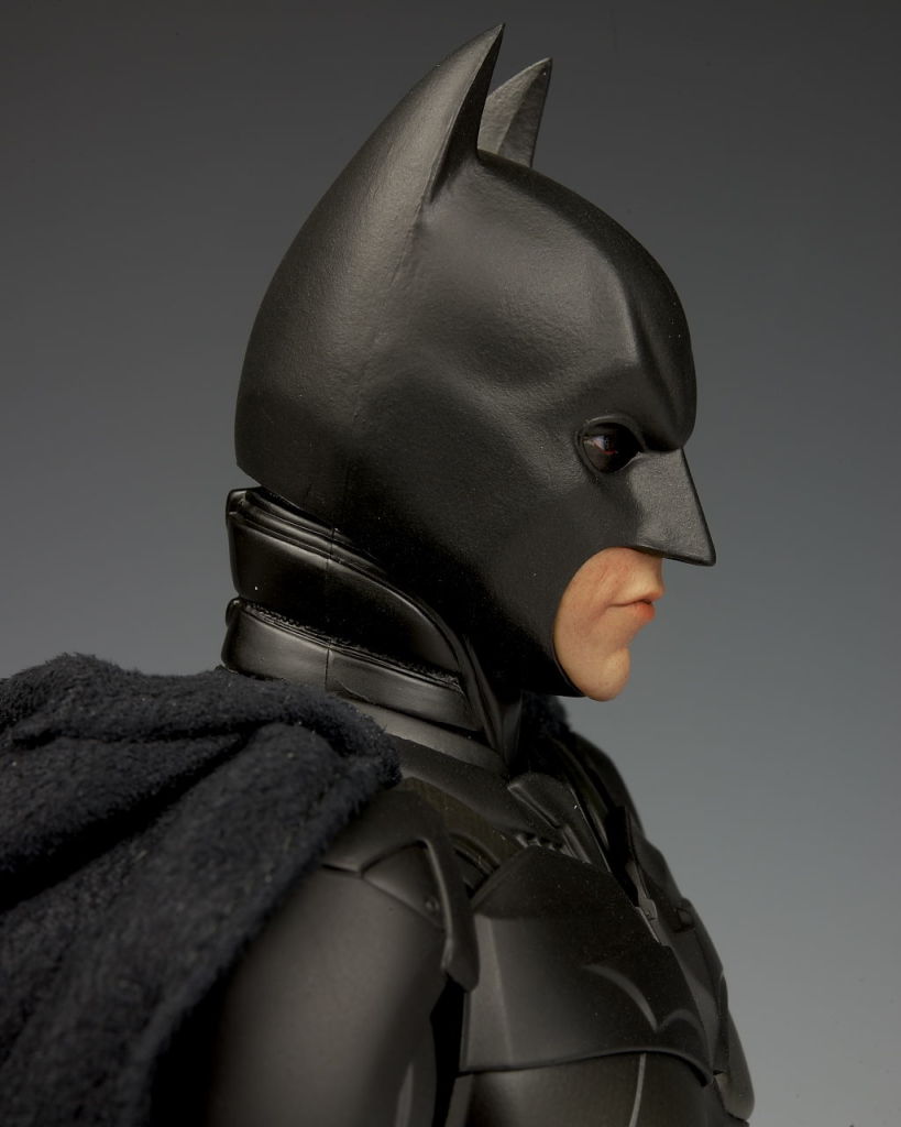 HOT TOYS: THE DARK KNIGHT – Alfred and Batman Armory with Bruce Wayne ...