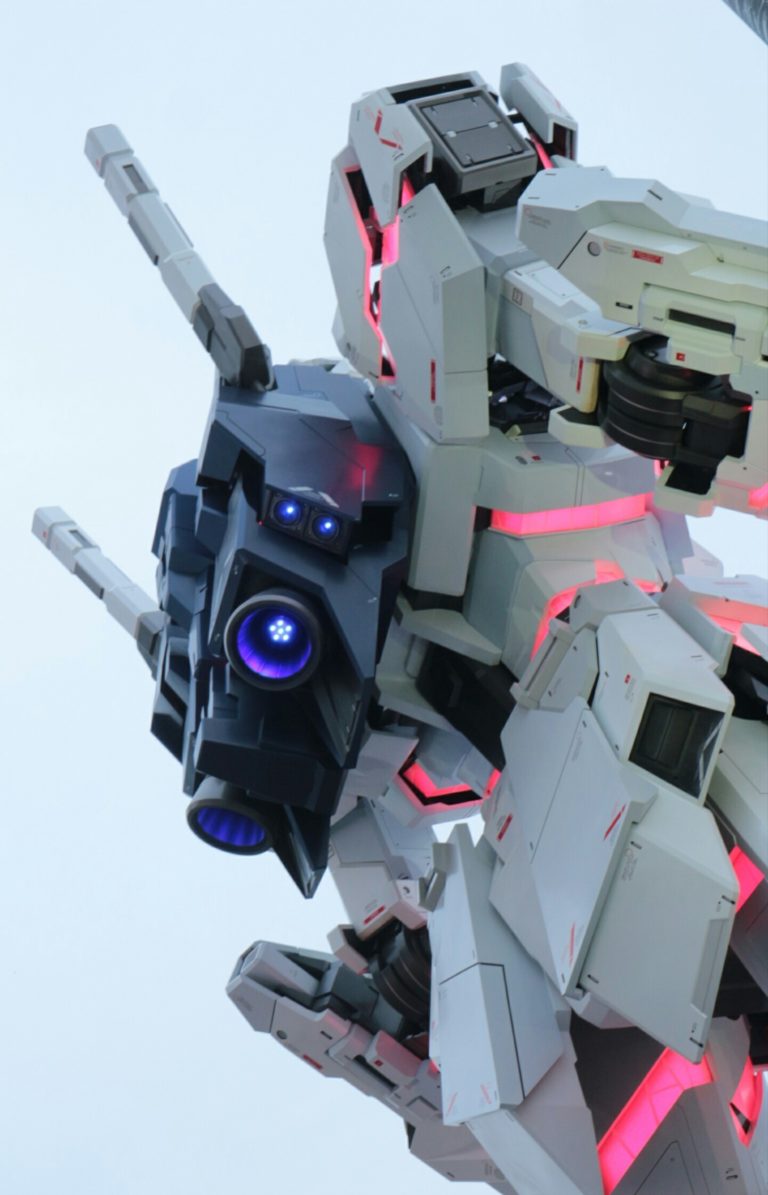 unicorn gundam statue